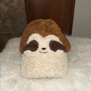 American Eagle adorable soft fuzzy plush sloth cap hat one size